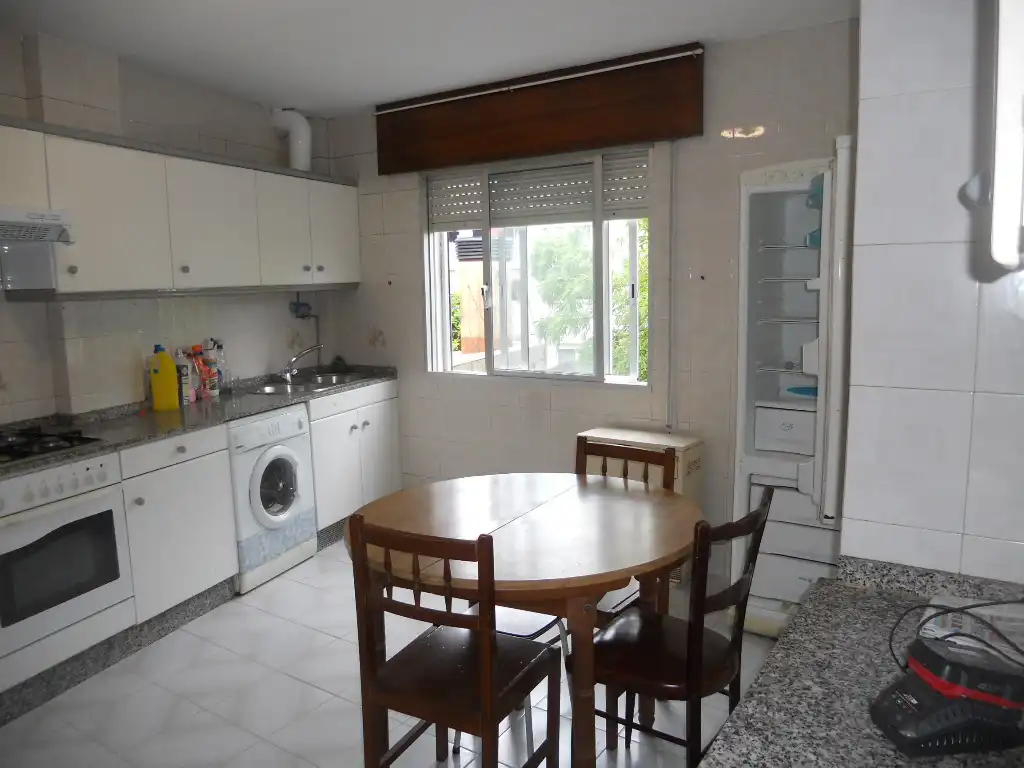 Cocina de Piso de alquiler en Santiago de Compostela  con Calefacción, Amueblado y Horno