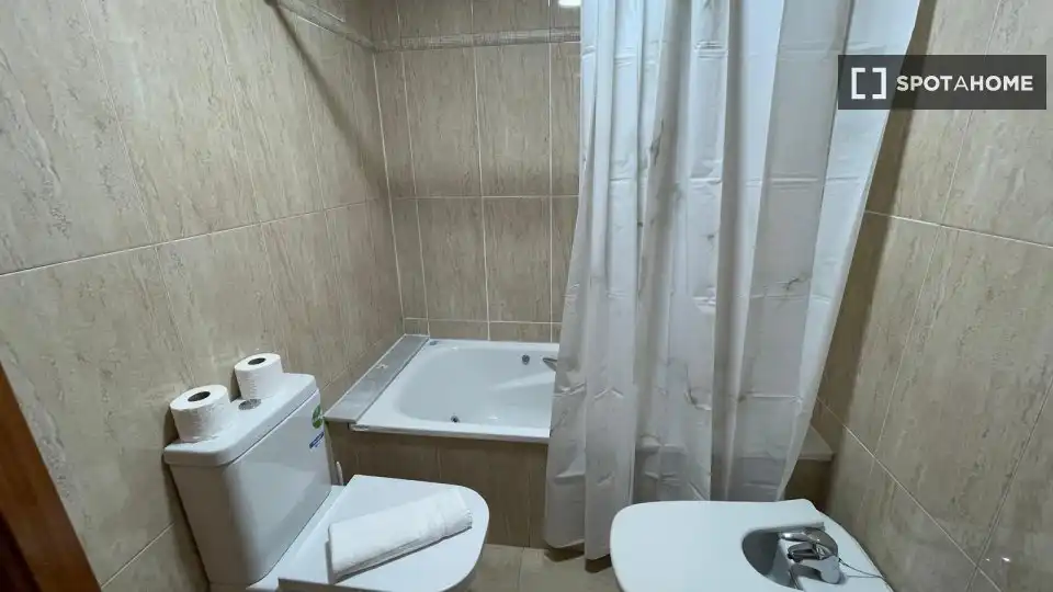 Wohnung mit Terrasse zur Miete in Quatre Carreres, imagen 9