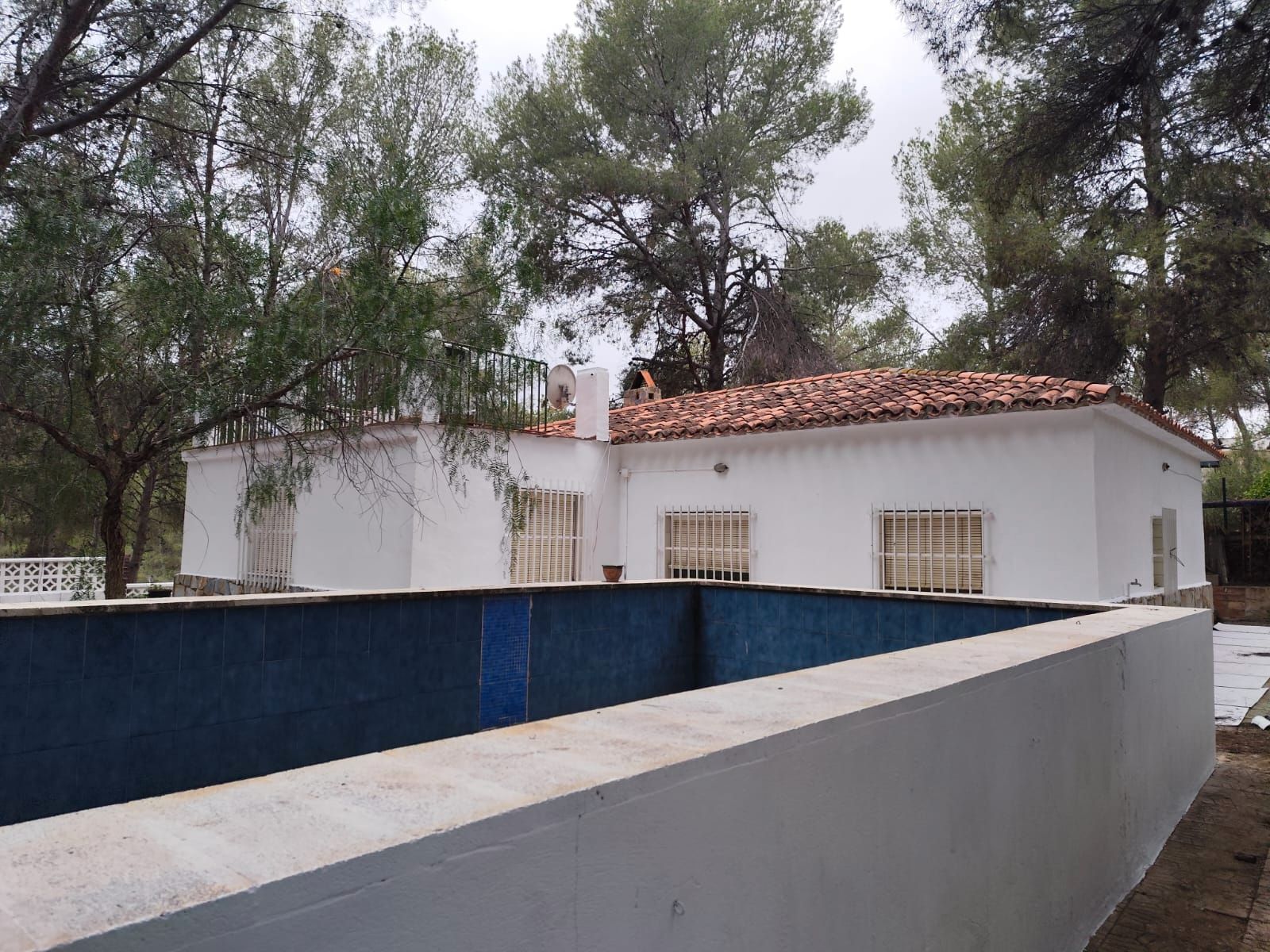 Vista exterior de Casa o xalet en venda en Tibi amb Jardí privat i Piscina