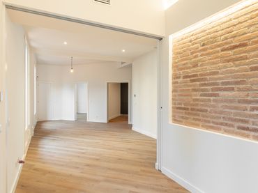 Appartamento con balcone in vendita a Carrer de la Diputació