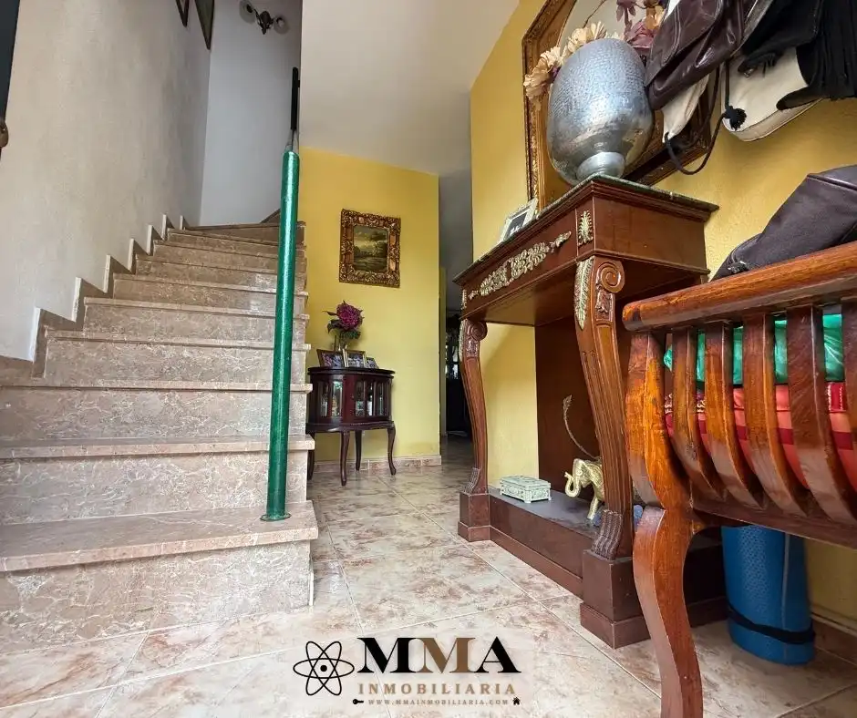 Casa adosada en venda en Aljaraque amb Calefacció