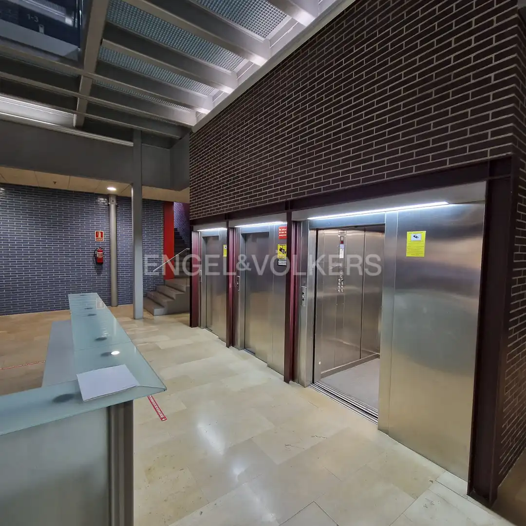 Office space with lift for sale in Santa Coloma de Cervelló, imagen 9