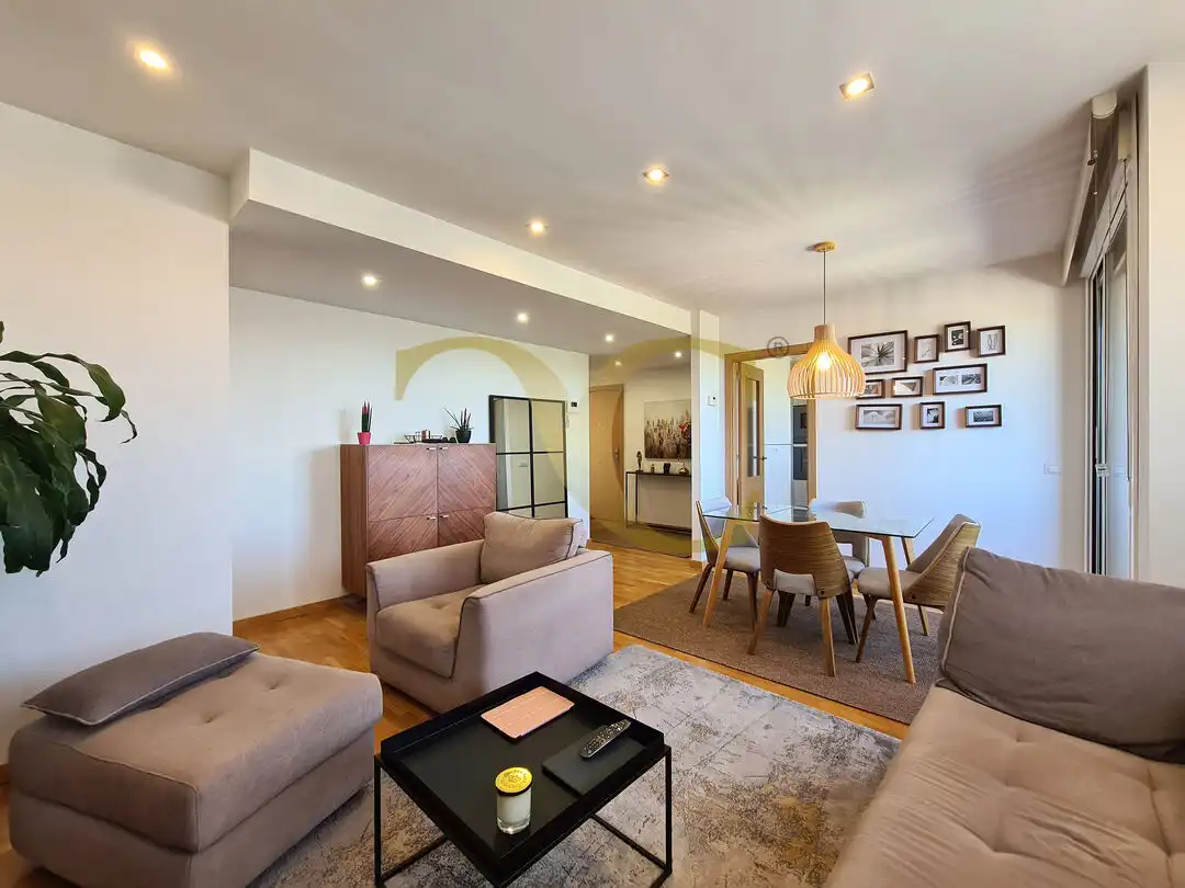 Sala de estar de Piso en venta en Oviedo  con Calefacción, Terraza y Trastero