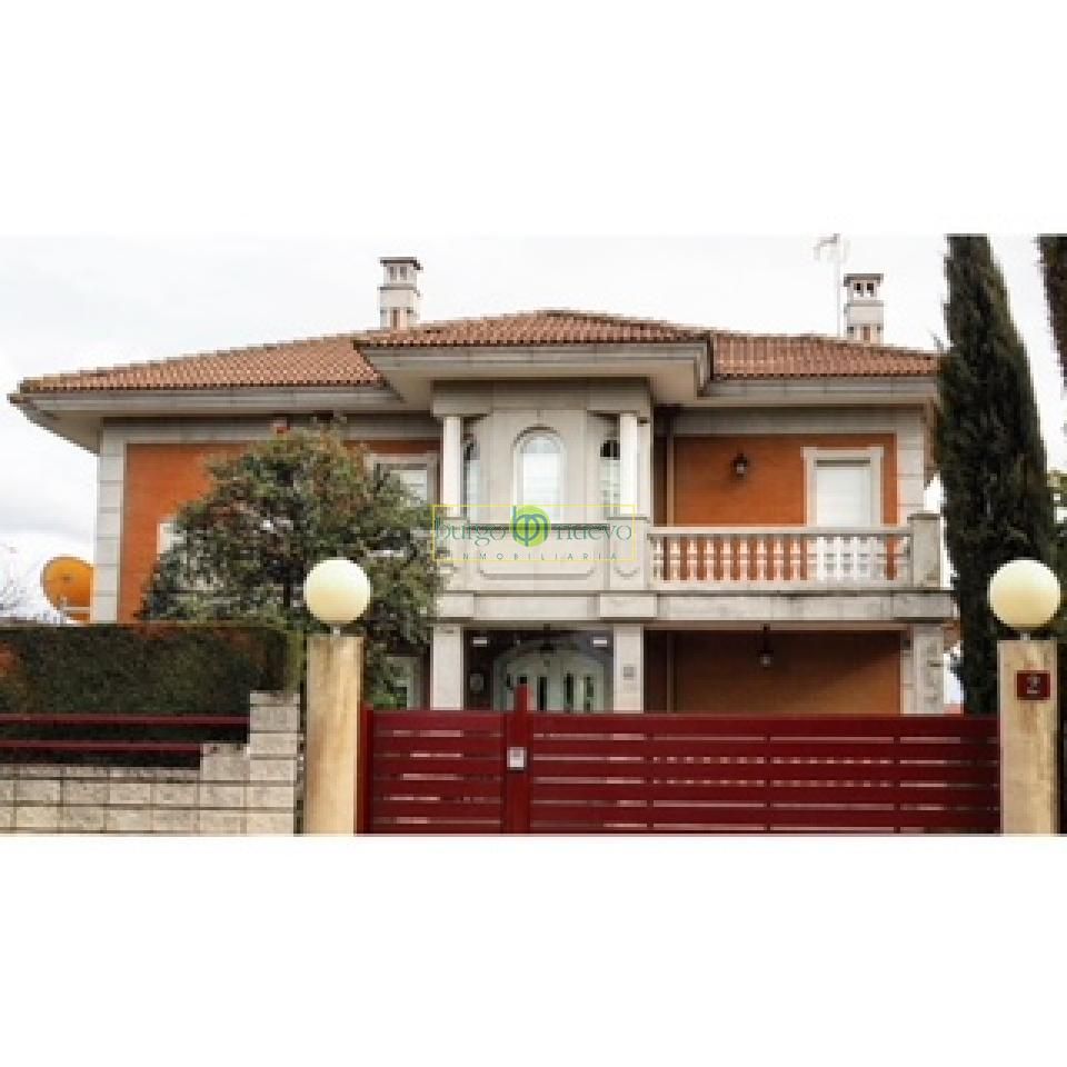 Exterior view of House or chalet for sale in León Capital   with Heating and Private garden