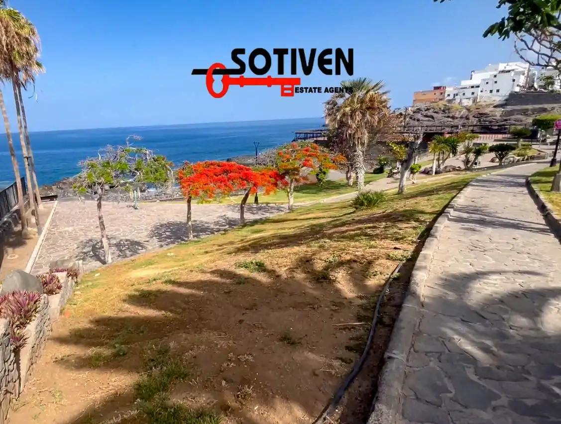 Vista exterior de Apartament de lloguer en Santiago del Teide amb Terrassa i Piscina comunitària