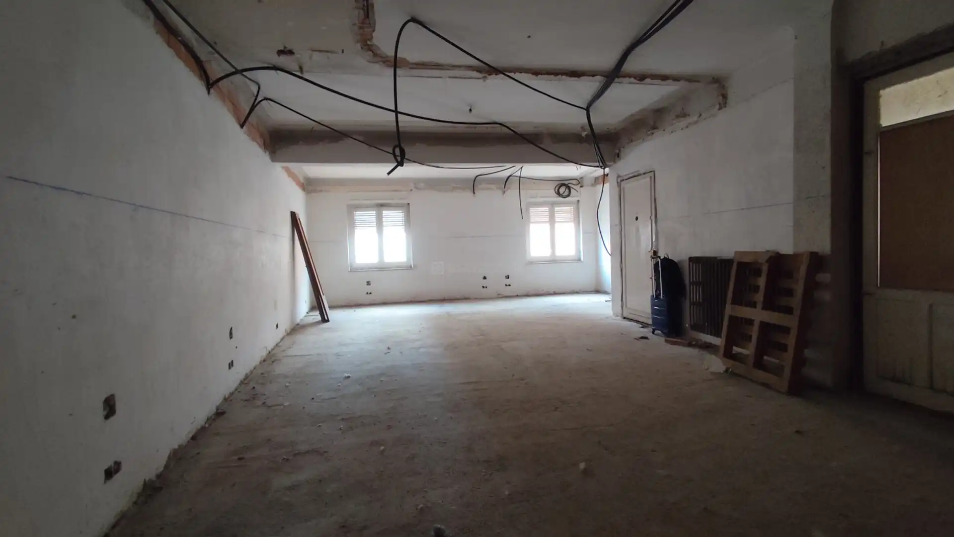 Piso en venta en  Logroño