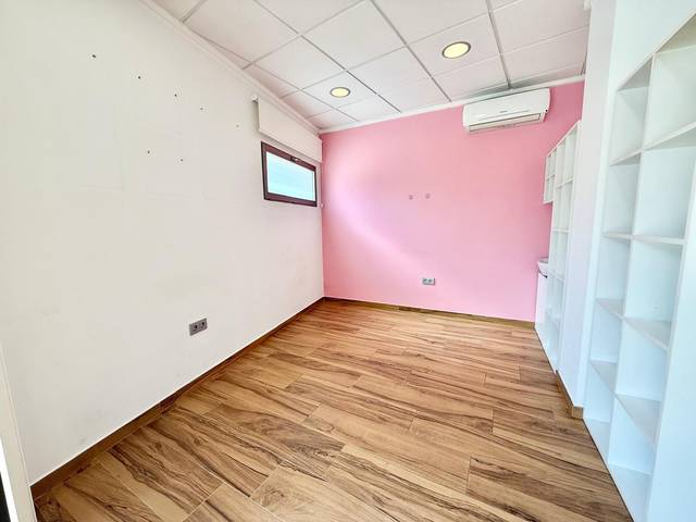 Local comercial en Alquiler en Cox