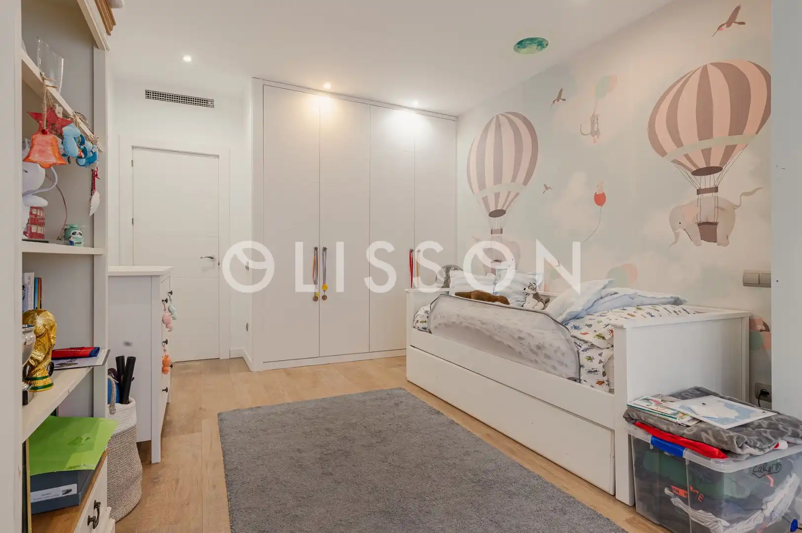 Bedroom of Flat for sale in Madrid  with Air Conditioner, Heating and Terrace
