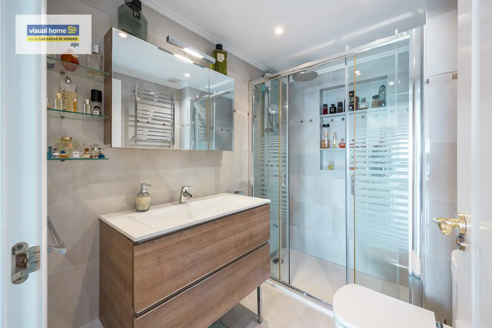 Bathroom of Flat for sale in Playa Poniente