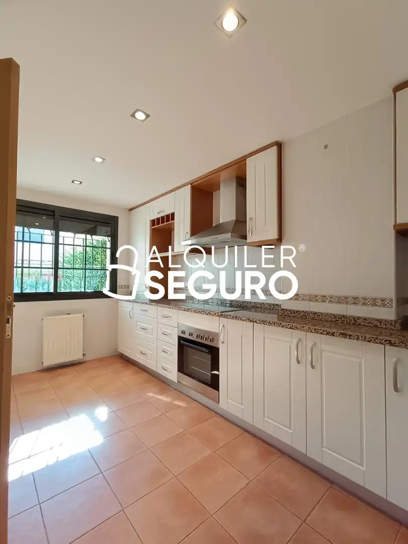 Cuina de Casa o xalet de lloguer en Aranjuez amb Calefacció, Terrassa i Traster