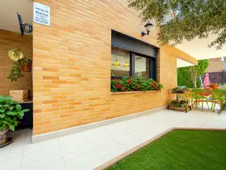 Vista exterior de Casa o chalet en venta en Rivas-Vaciamadrid con Aire acondicionado, Calefacción y Jardín privado