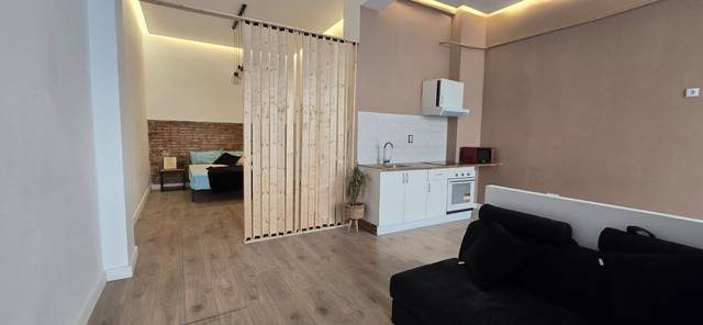 Local comercial en Alquiler en Àngel Guimerà en Sant Crist