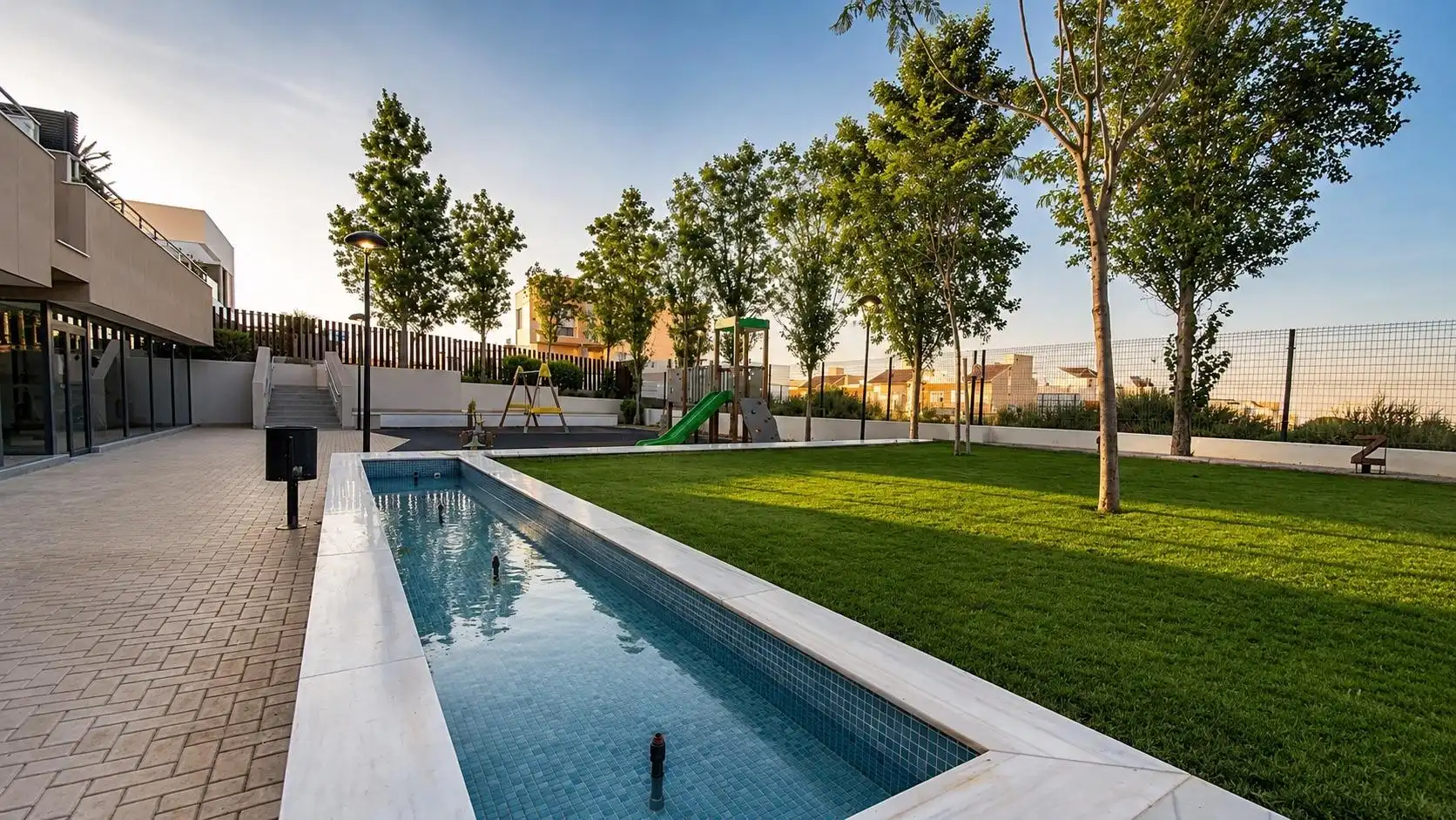 Piscina de Àtic en venda en Almería amb Aire condicionat, Jardí privat i Terrassa