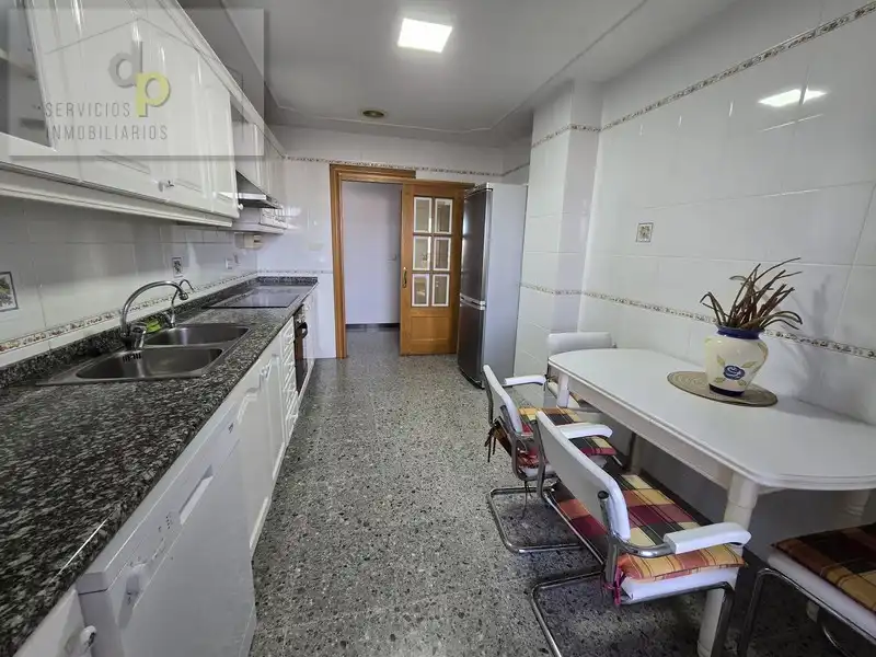Küche von Wohnung zur Miete in Elche / Elx mit Ofen, Waschmaschine und Balkon
