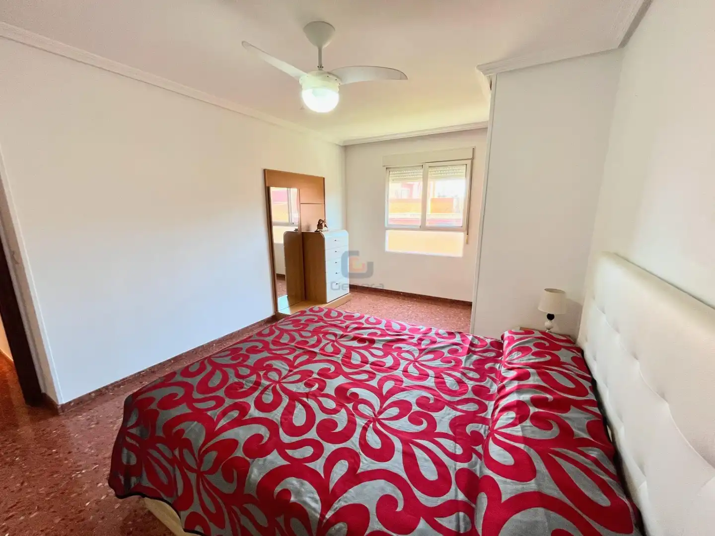 Habitación de Piso en venta en Alicante / Alacant con Jardín privado, Terraza y Piscina comunitaria