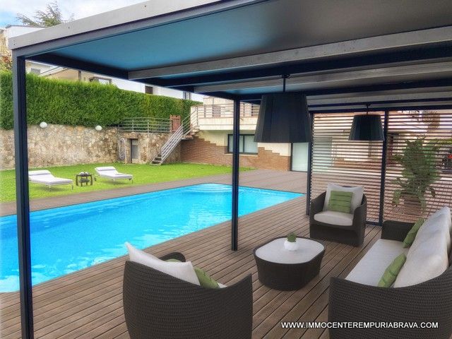 Terrace of House or chalet for sale in Llers  with Air Conditioner, Heating and Private garden
