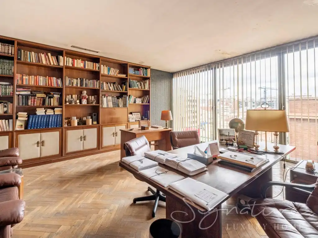 Sala de estar de Edificio en venta en L'Hospitalet de Llobregat