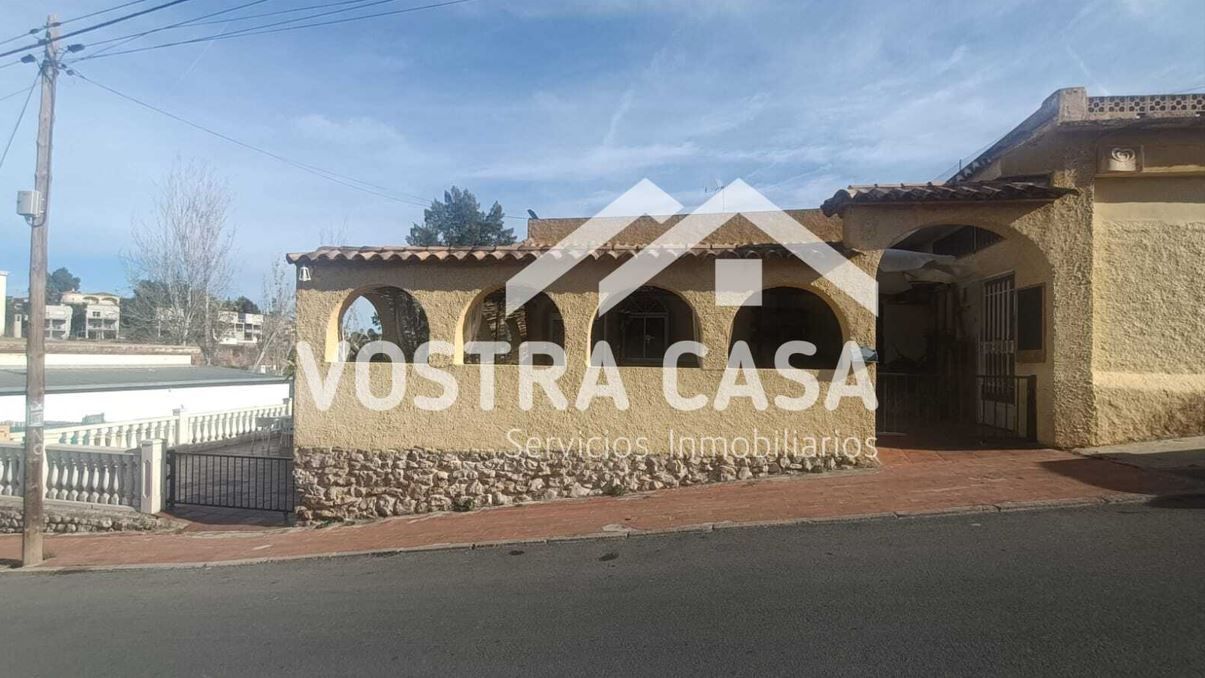 Vista exterior de Local en venda en Chiva