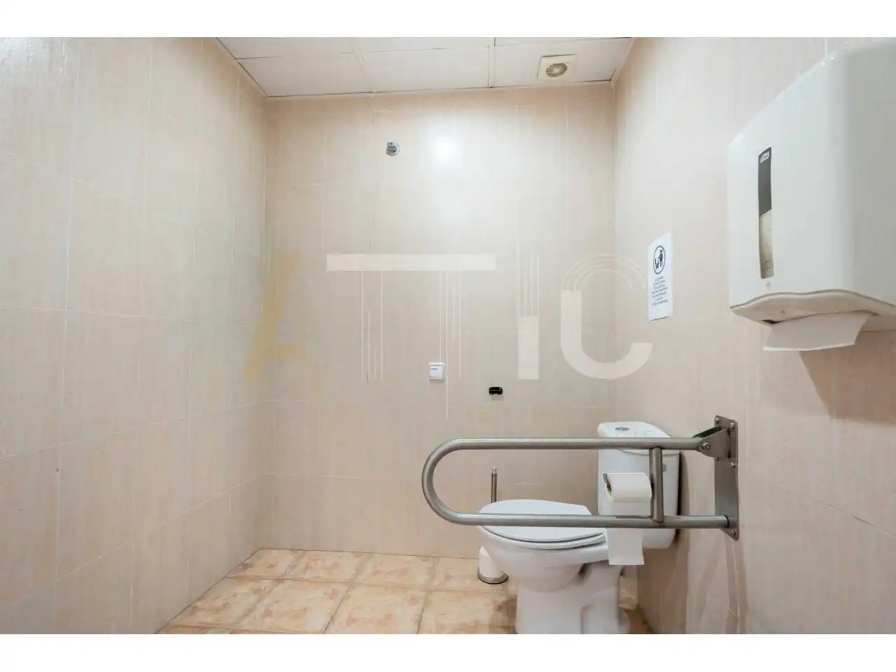 Bathroom of Commercial properties for sale in Sabadell  with Air Conditioner