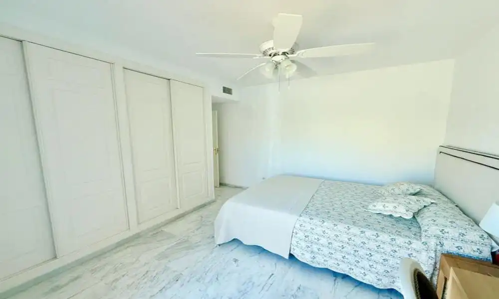 Habitación de Dúplex de alquiler en Marbella con Aire acondicionado, Calefacción y Terraza