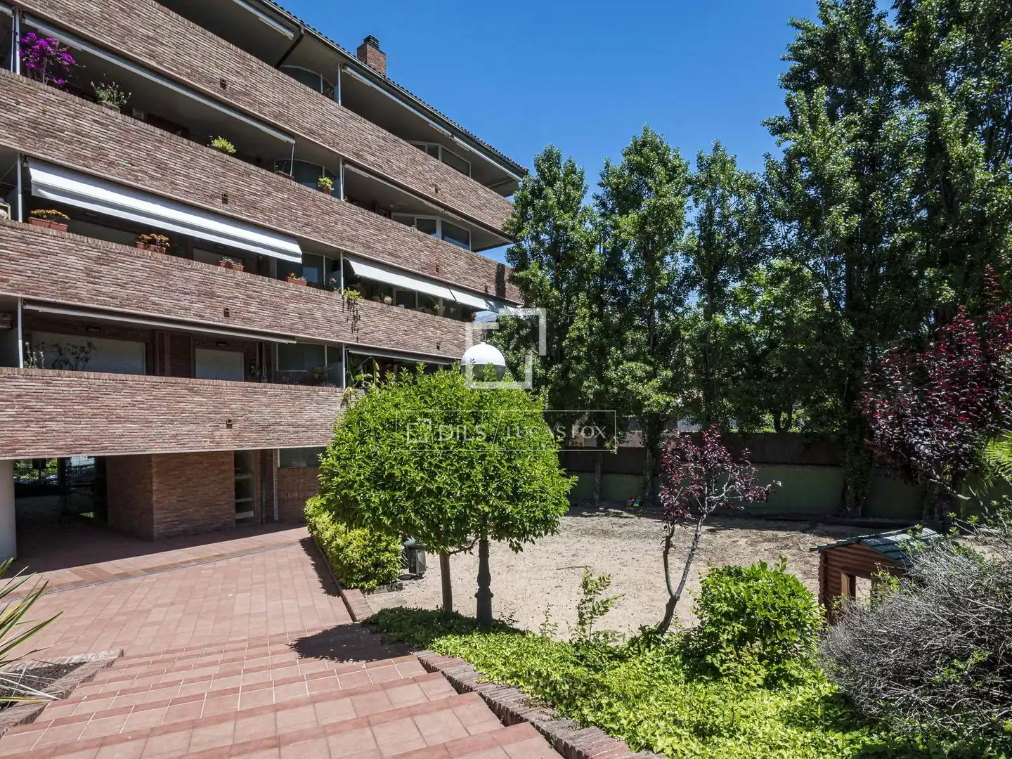 Vista exterior de Piso en venta en Sant Cugat del Vallès con Aire acondicionado, Calefacción y Terraza