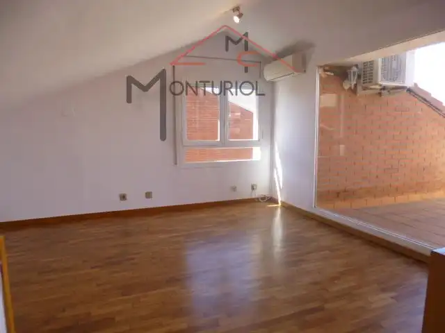 Sala d'estar de Casa adosada en venda en Sant Joan Despí amb Aire condicionat, Calefacció i Jardí privat