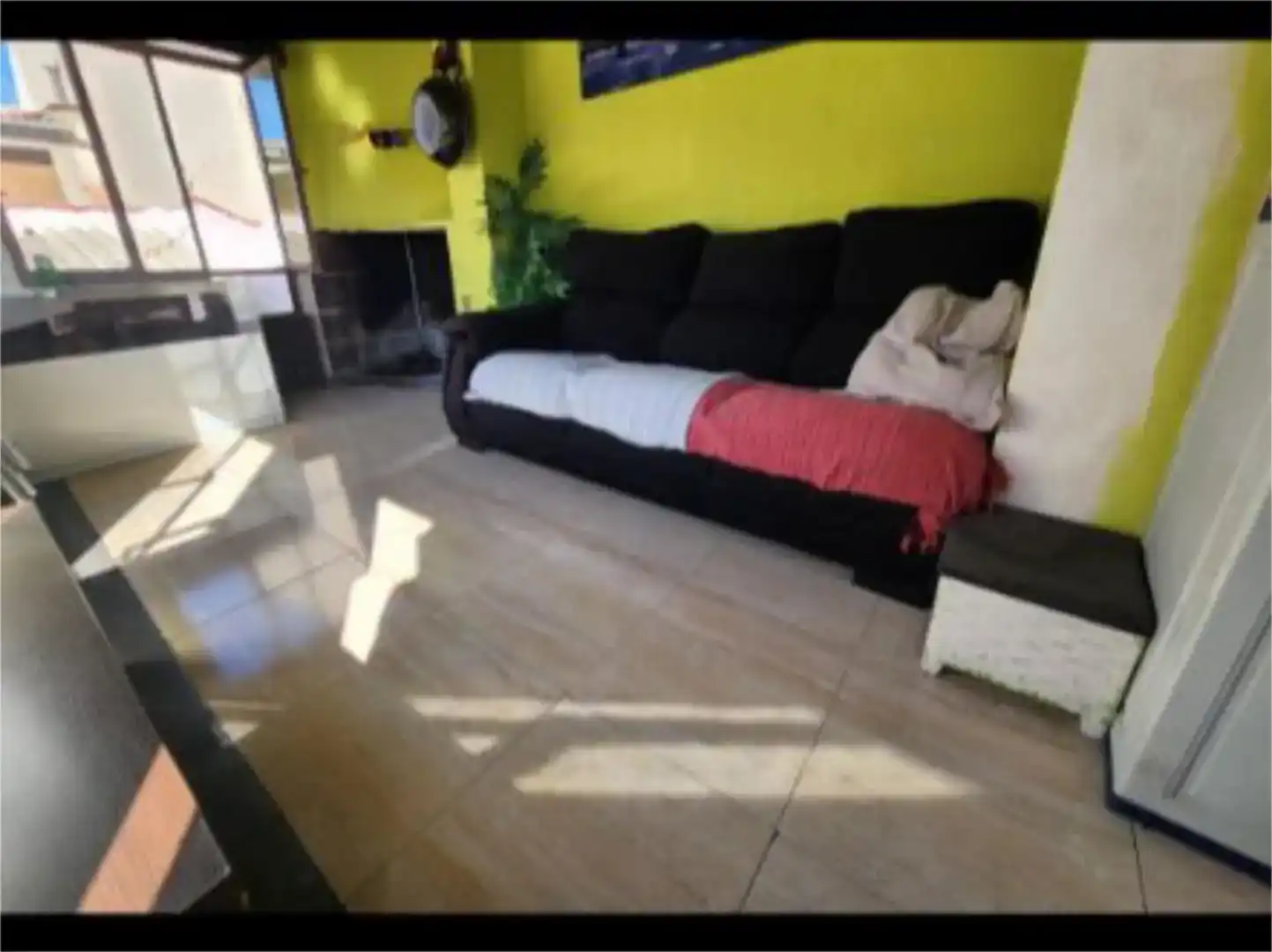 Sala d'estar de Pis en venda en Argamasilla de Calatrava amb Aire condicionat
