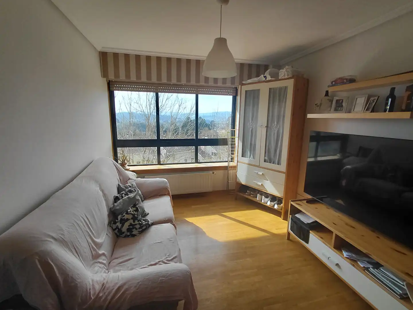 Sala de estar de Apartamento en venta en Oleiros con Calefacción, Jardín privado y Parquet