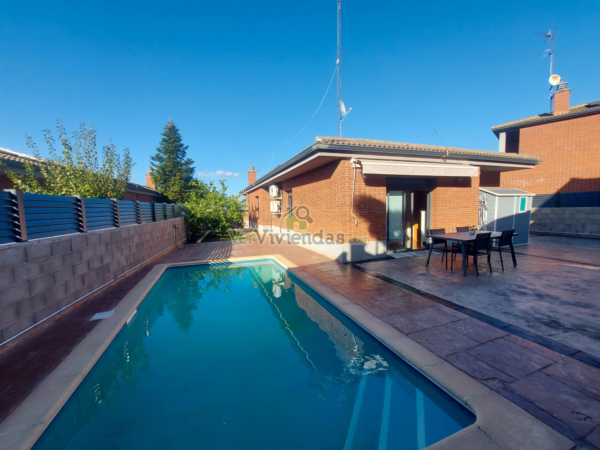 Exterior view of House or chalet for sale in Masquefa  with Air Conditioner, Heating and Private garden