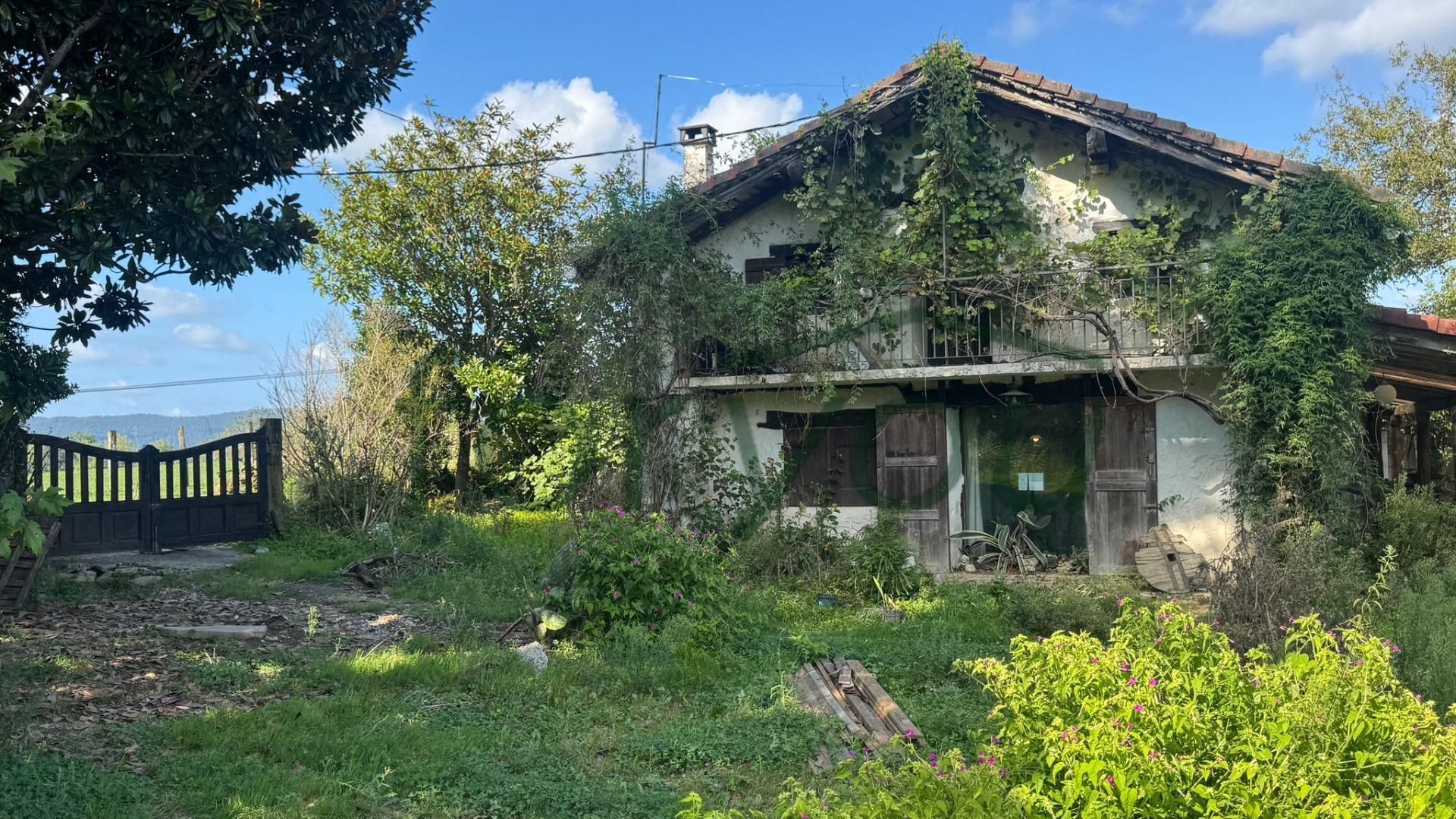 Vista exterior de Finca rústica en venda en Errenteria amb Jardí privat, Terrassa i Traster