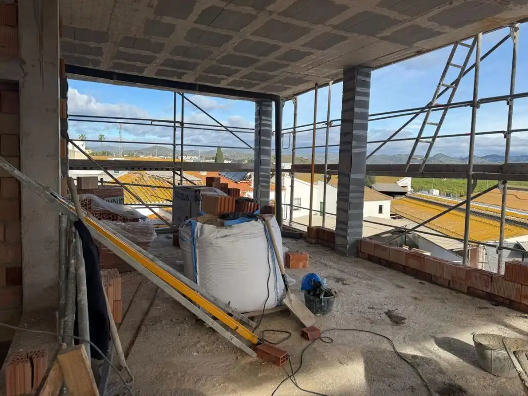 Vista exterior de Planta baixa en venda en Málaga amb Aire condicionat, Calefacció i Jardí privat