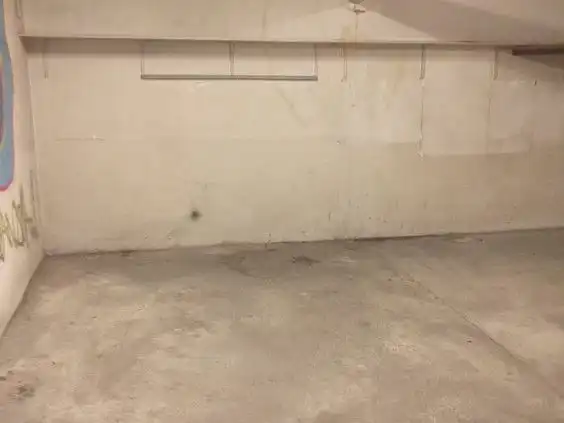 Garage for sale in Salt