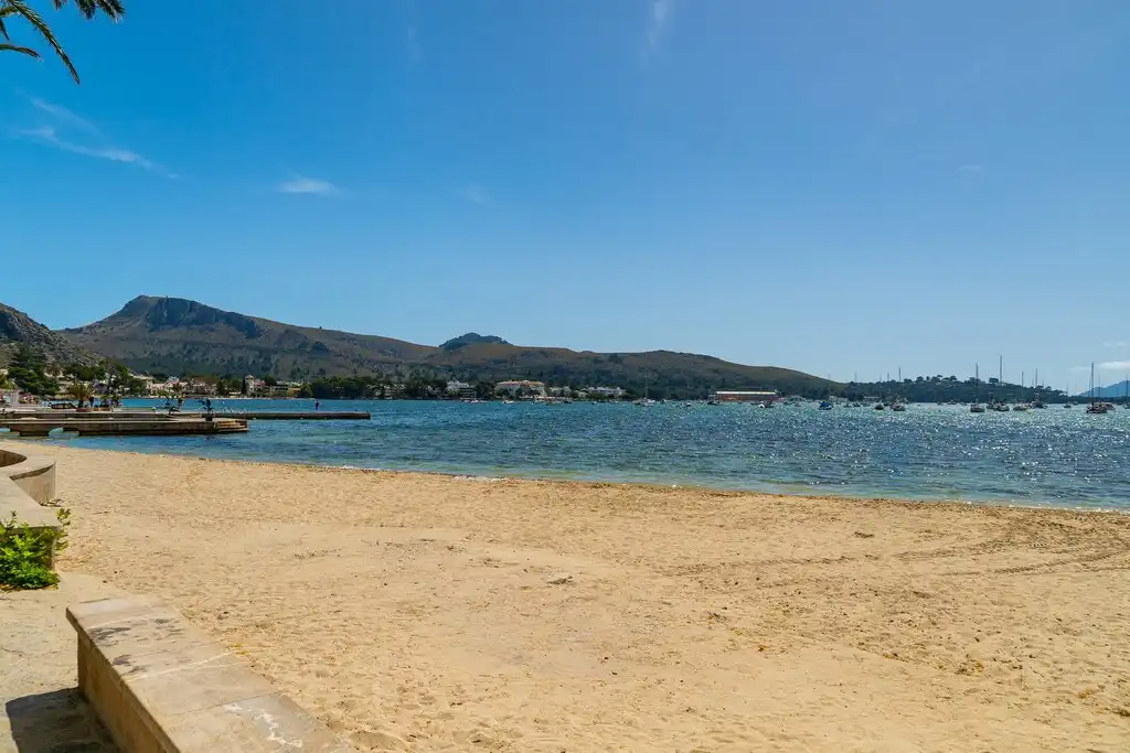 Außenansicht von Wohnungen zum Verkauf in Pollença mit Klimaanlage und Terrasse