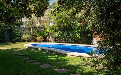 Piscina de Casa o xalet en venda en El Masnou amb Aire condicionat, Terrassa i Piscina