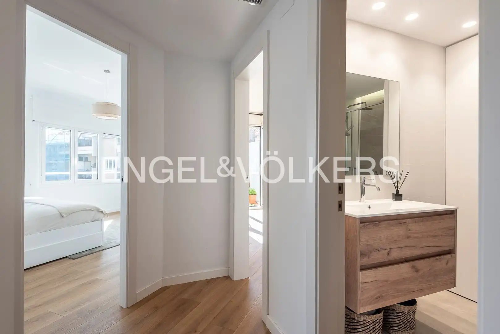 Flat for sale in Barcelona  with Air Conditioner, Heating and Parquet flooring