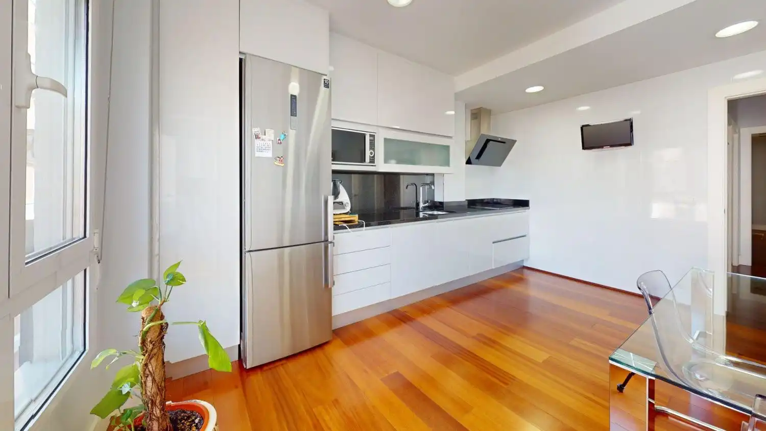 Küche von Wohnung zum Verkauf in Alicante / Alacant mit Klimaanlage, Heizung und Balkon