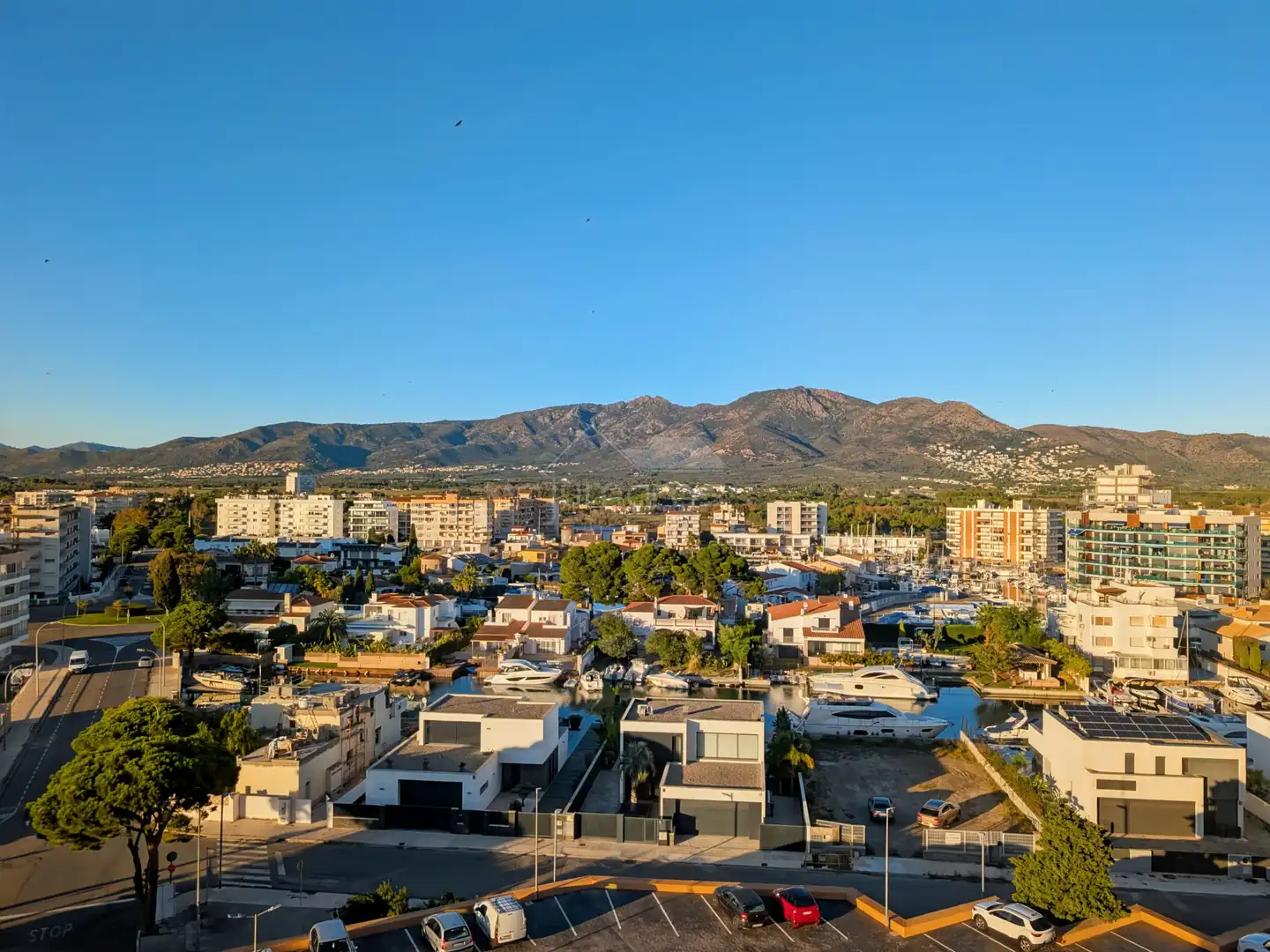 Vista exterior de Piso en venta en Roses con Terraza y Piscina