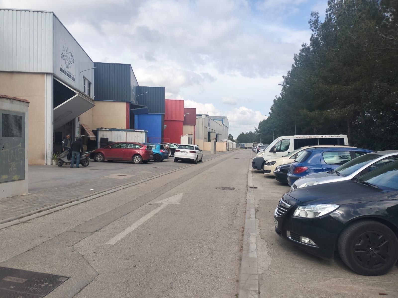 Aparcament de Nau industrial en venda en Canals