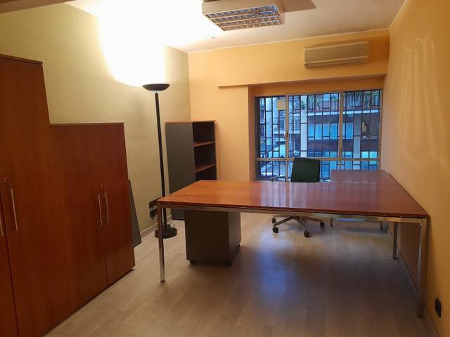 Oficina en Alquiler en BAILEN en El Camp d'en Grassot i Gràcia Nova