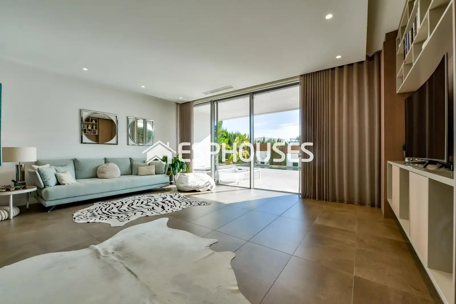 Sala de estar de Casa o chalet en venta en Finestrat con Aire acondicionado, Calefacción y Piscina