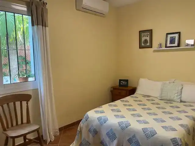 Dormitori de Casa o xalet en venda en Marbella amb Aire condicionat i Piscina