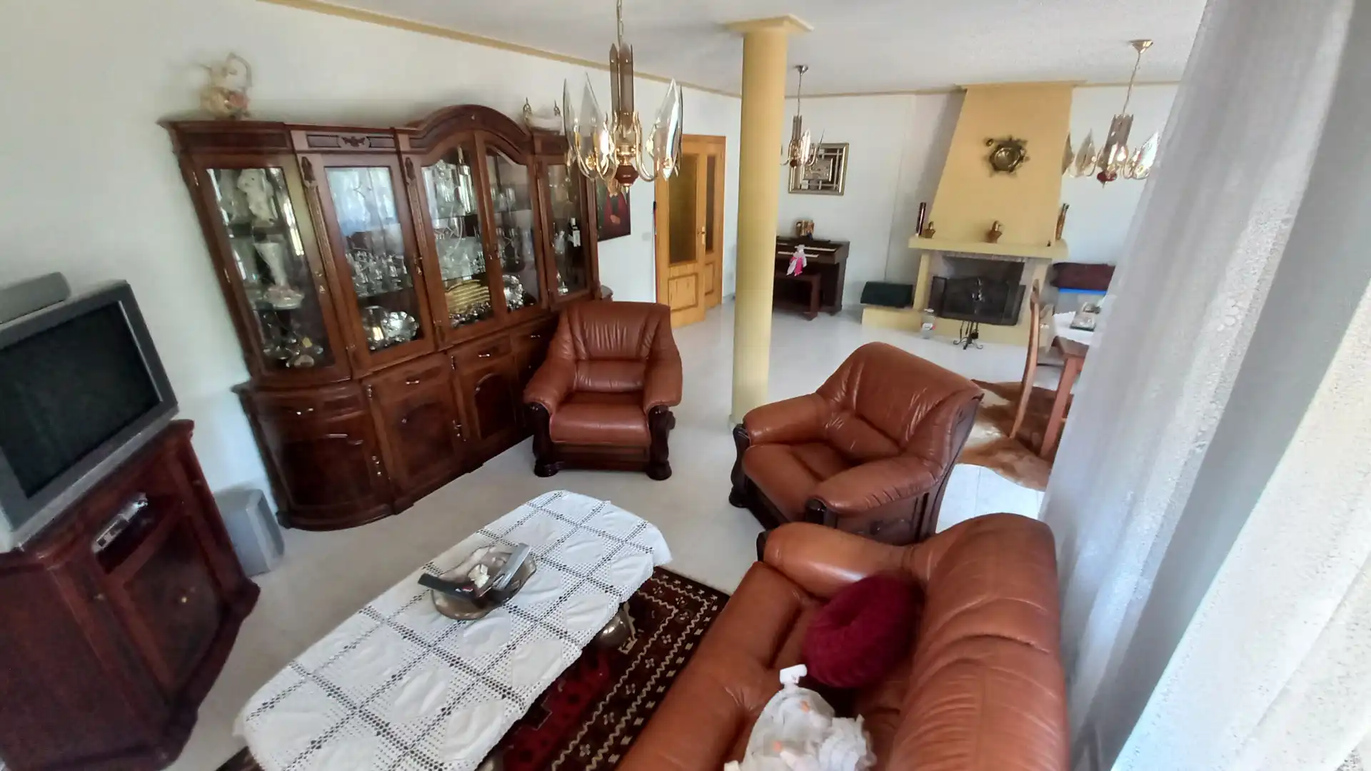 Sala d'estar de Casa o xalet en venda en Argujillo amb Calefacció, Jardí privat i Terrassa