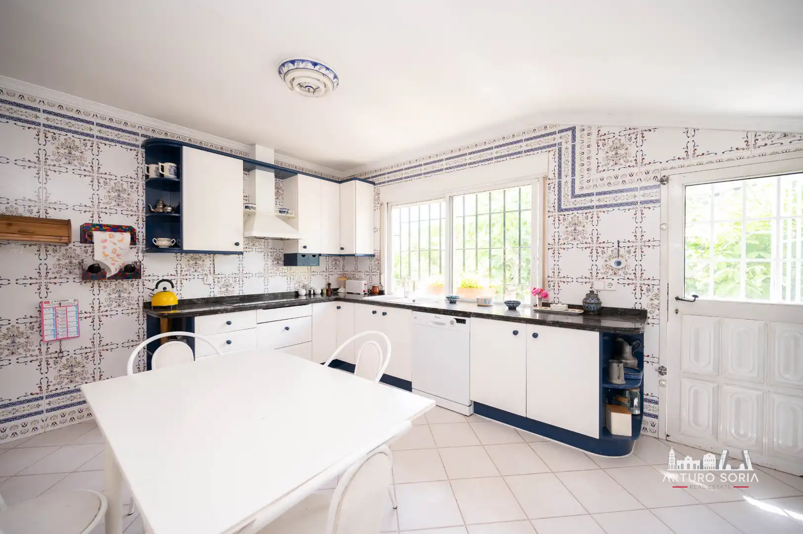 Cocina de Casa o chalet en venta en Madrid con Calefacción y Jardín privado