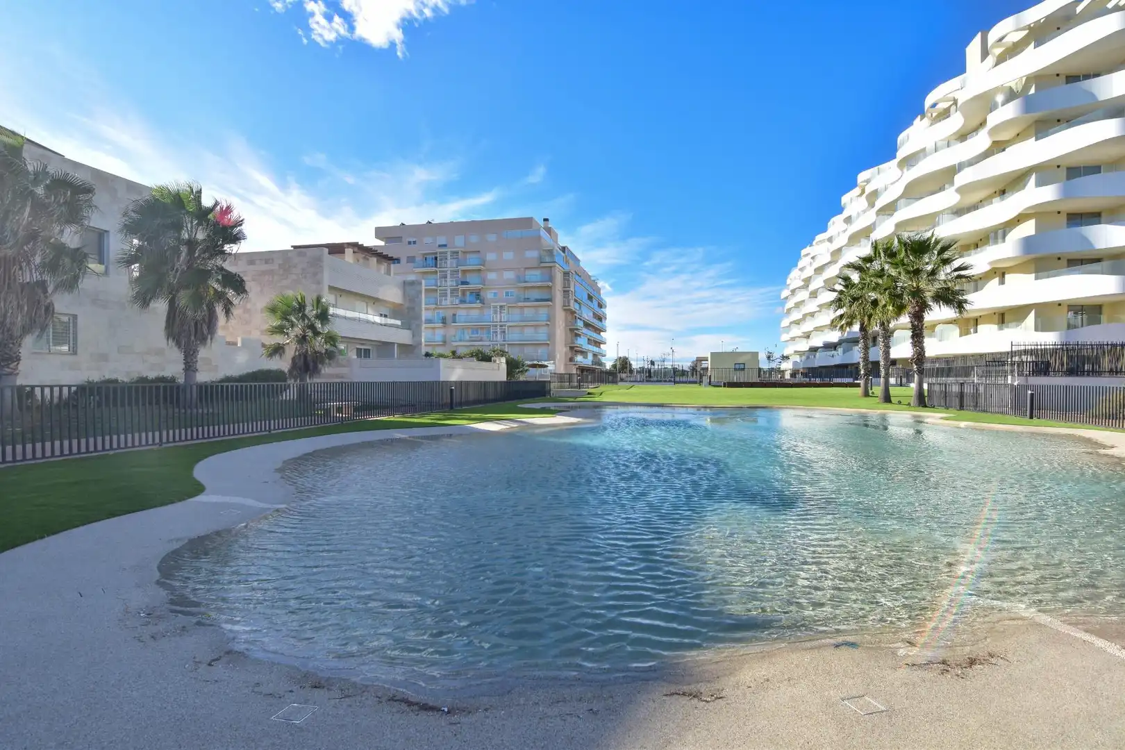 Piscina de Apartamento de alquiler en El Puig de Santa Maria con Aire acondicionado, Calefacción y Terraza