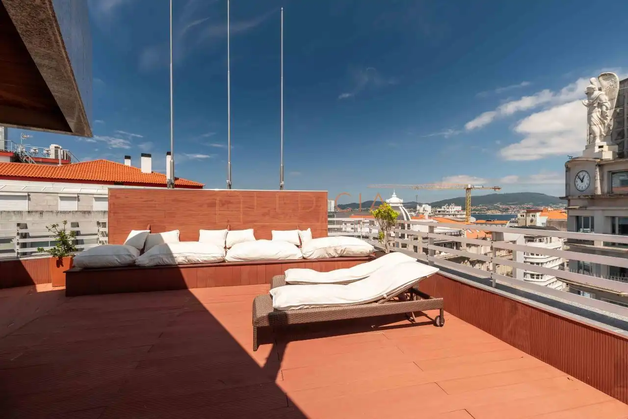 Penthouse mit Aufzug zur Miete in Colon 17