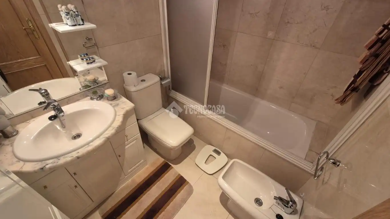 Baño de Piso en venta en Madrid con Aire acondicionado, Calefacción y Parquet