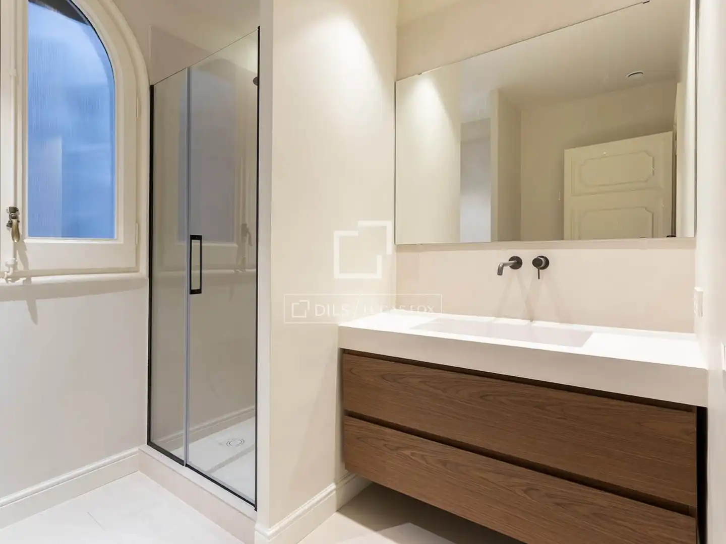 Bathroom of Flat for sale in Barcelona  with Air Conditioner, Heating and Parquet flooring