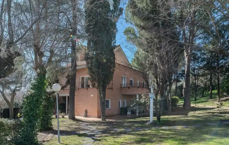 Exterior view of Houses for sale in Villanueva del Pardillo  with Air Conditioner, Heating and Parquet flooring