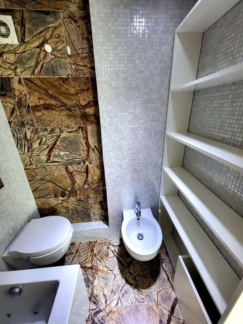 Baño de Piso de alquiler en Vigo  con Amueblado, Horno y Lavadora