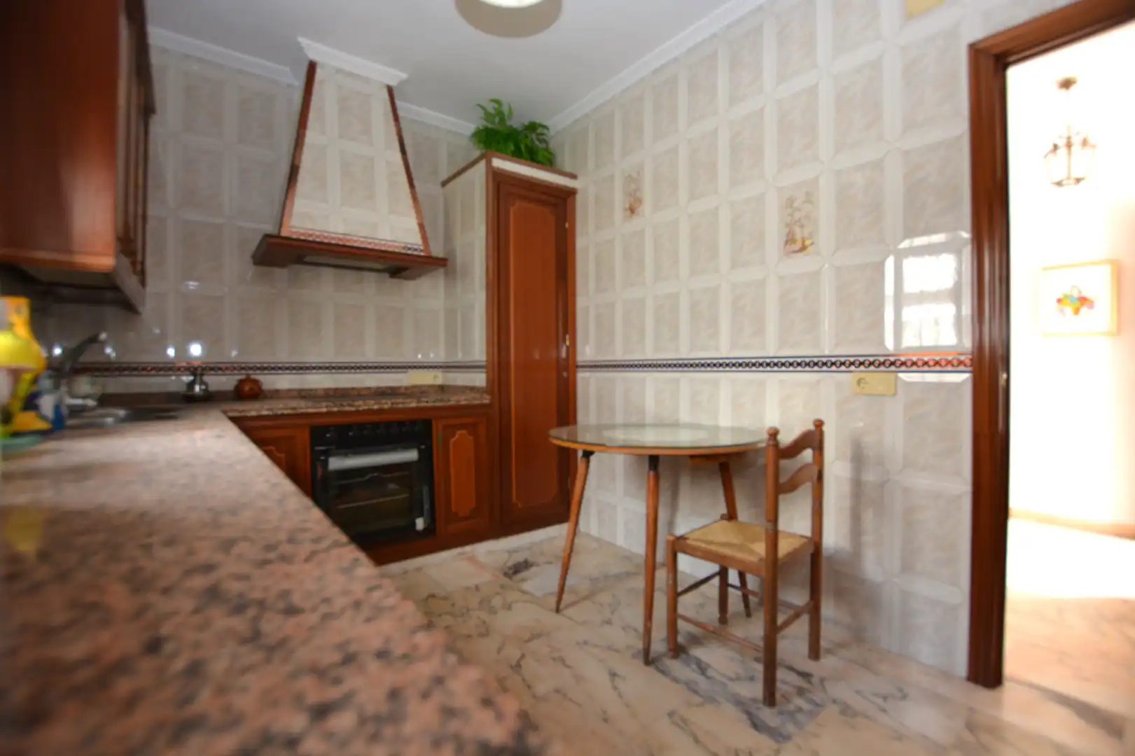Cocina de Casa o chalet en venta en Bormujos con Aire acondicionado, Calefacción y Jardín privado
